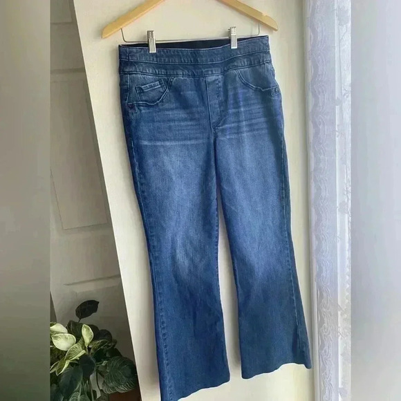 Mac and Me Jeans Bootcut Size 6 Pull On Comfort Waistband Medium Wash Hemmed - Picture 1 of 10
